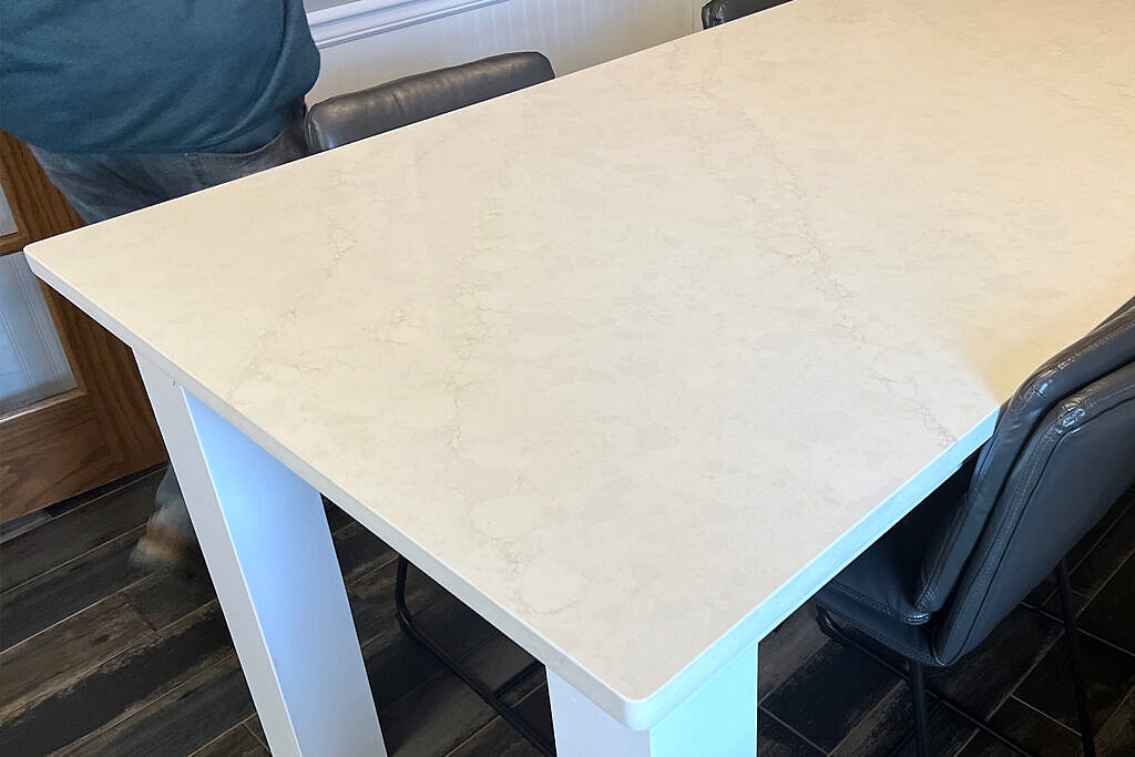 Embracing the Wild: The Transformational Beauty of Linnstone's 5015 Byron White and 6073 Eiger Mist Stone Surfaces 7 Linnstone Surfaces 5015 Byron White