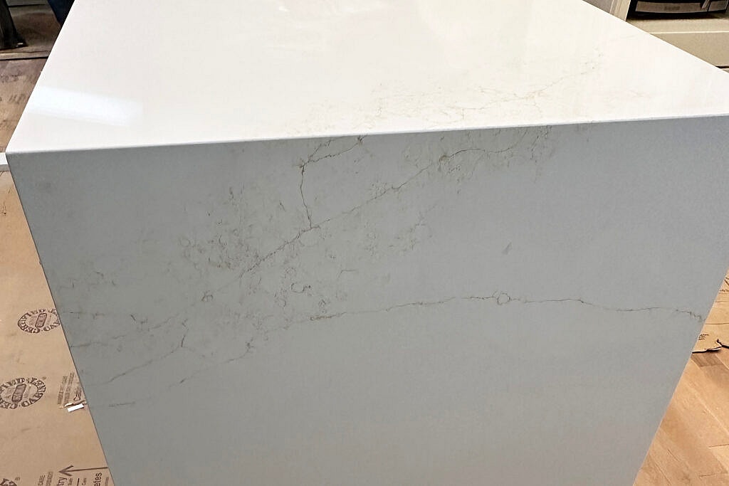 Stone Surfaces Elegance Inspired by the Desert: The 5167 Sahara Ridge Journey with Linnstone 4 Linnstone Surfaces 5167 Sahara Ridge