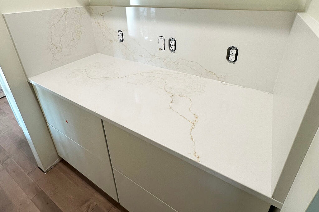 Stone Surfaces Elegance Inspired by the Desert: The 5167 Sahara Ridge Journey with Linnstone 1 Linnstone Surfaces 5167 Sahara Ridge6 1
