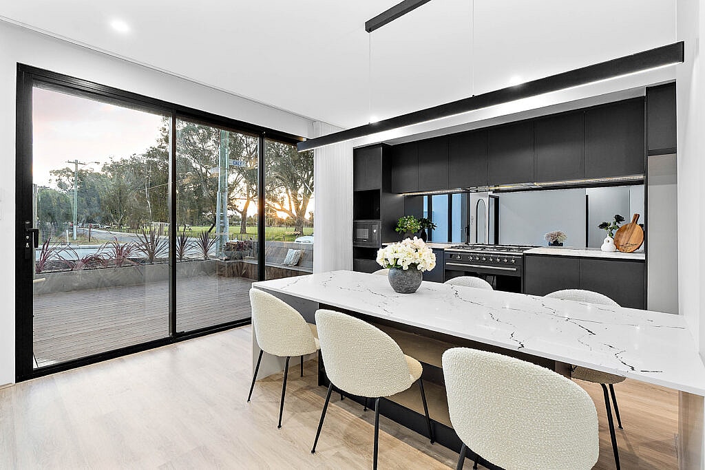Resilience in Harmony: The 6027 Seaford Stone Surface 3 Stone Surfaces 6027 Seaford