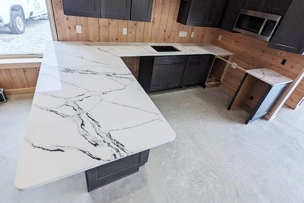 Stone Surfaces 6022 Punaluu: Elevating Pool Houses into Luxurious Retreats 3 Stone Surfaces 6022 Punaluu