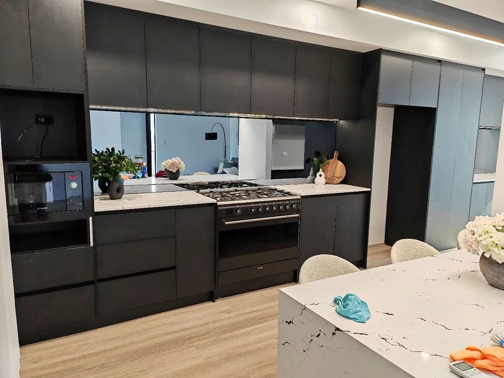 Resilience in Harmony: The 6027 Seaford Stone Surface 8 Stone Surfaces 6027 Seaford